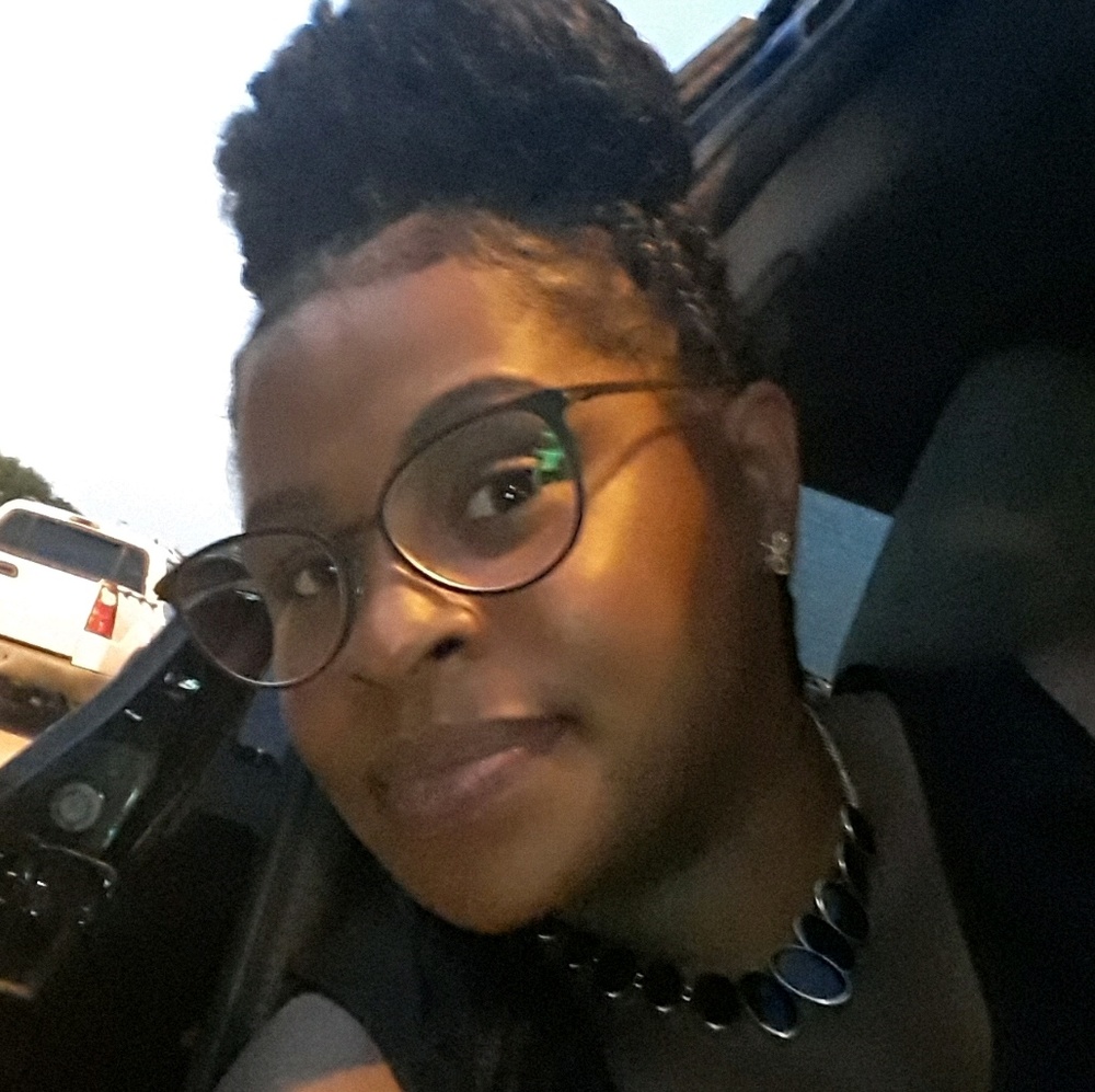 Meet your Posher, Bee